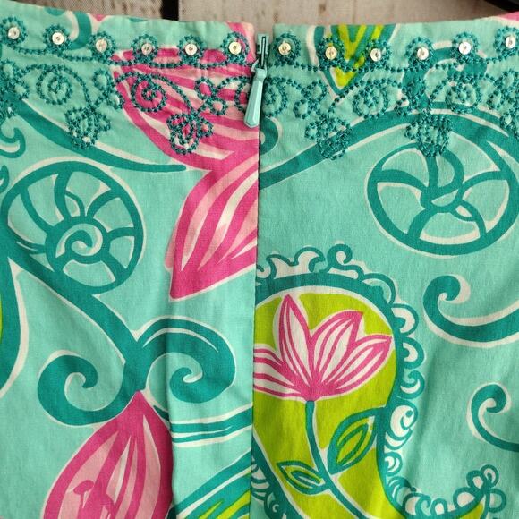 Lilly Pulitzer | Vintage Floral Embroidered V-Neck Sleeveless Tailored-Fit Top 8 - Picture 6 of 9